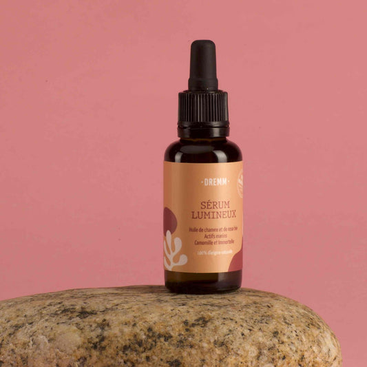 Sérum pour le visage produit en Bretagne  aux huiles bretonnes et actifs marins pour illuminer les peaux matures ou sèches.
