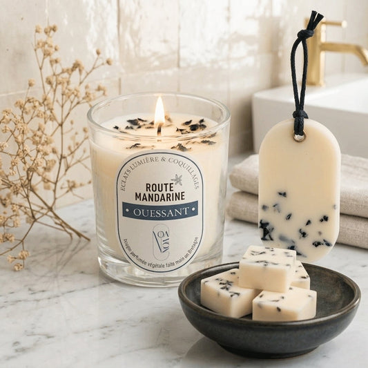 Bougie, fondants et suspension parfumés Route Mandarine dans un intérieur lumineux