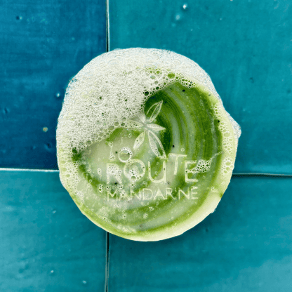 savon surgras envie d'ailleurs qui mousse généreusement