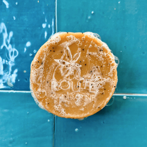 savon surgras mystères de Bali qui mousse généreusement