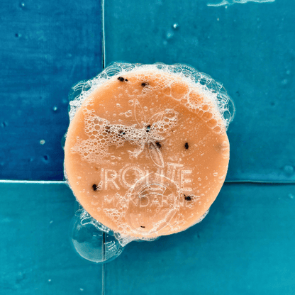 savon surgras sous le soleil exactement qui mousse généreusement