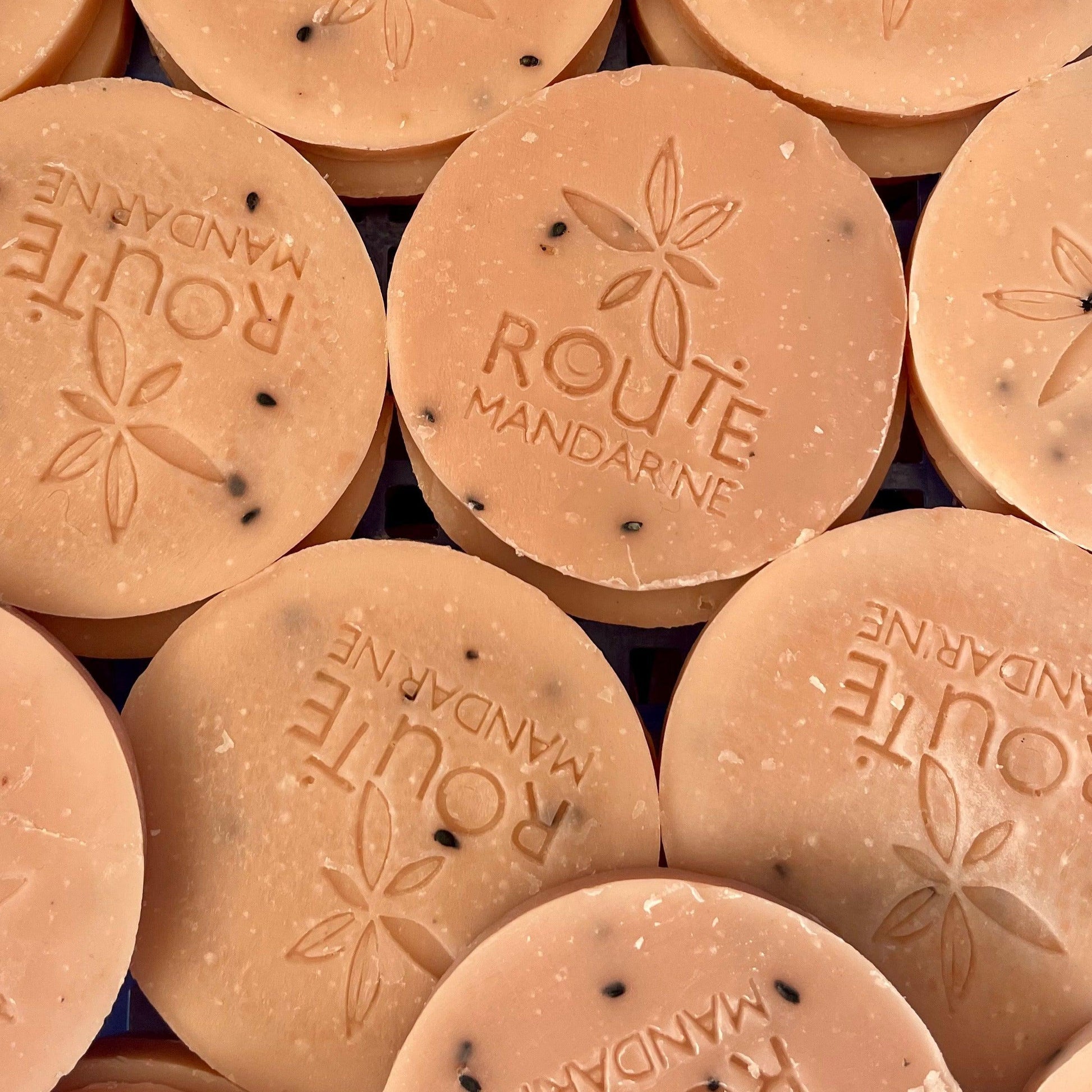Savon à l'huile de noisette et à l'argile rose Route mandarine